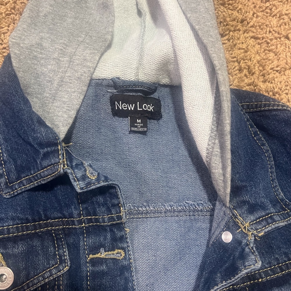 Short denim jacket